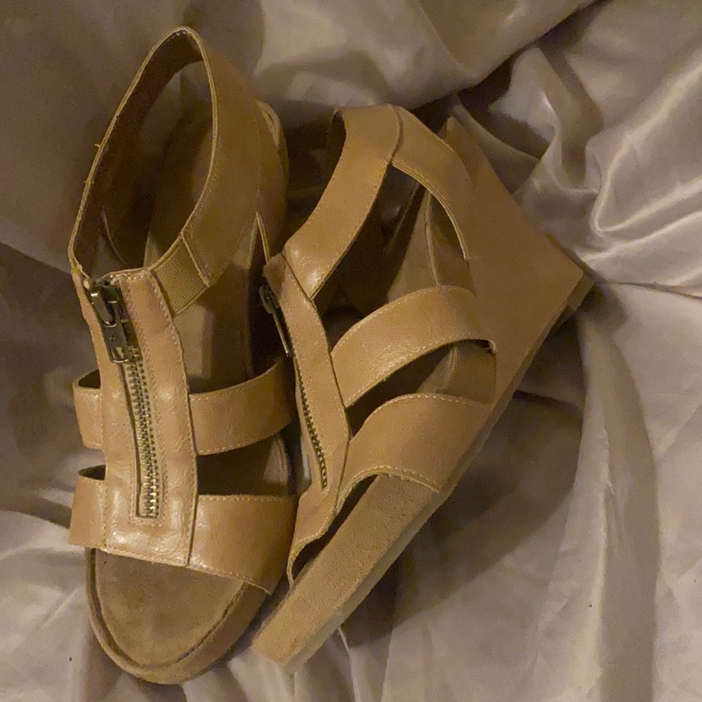 Aerosoles tan wedges